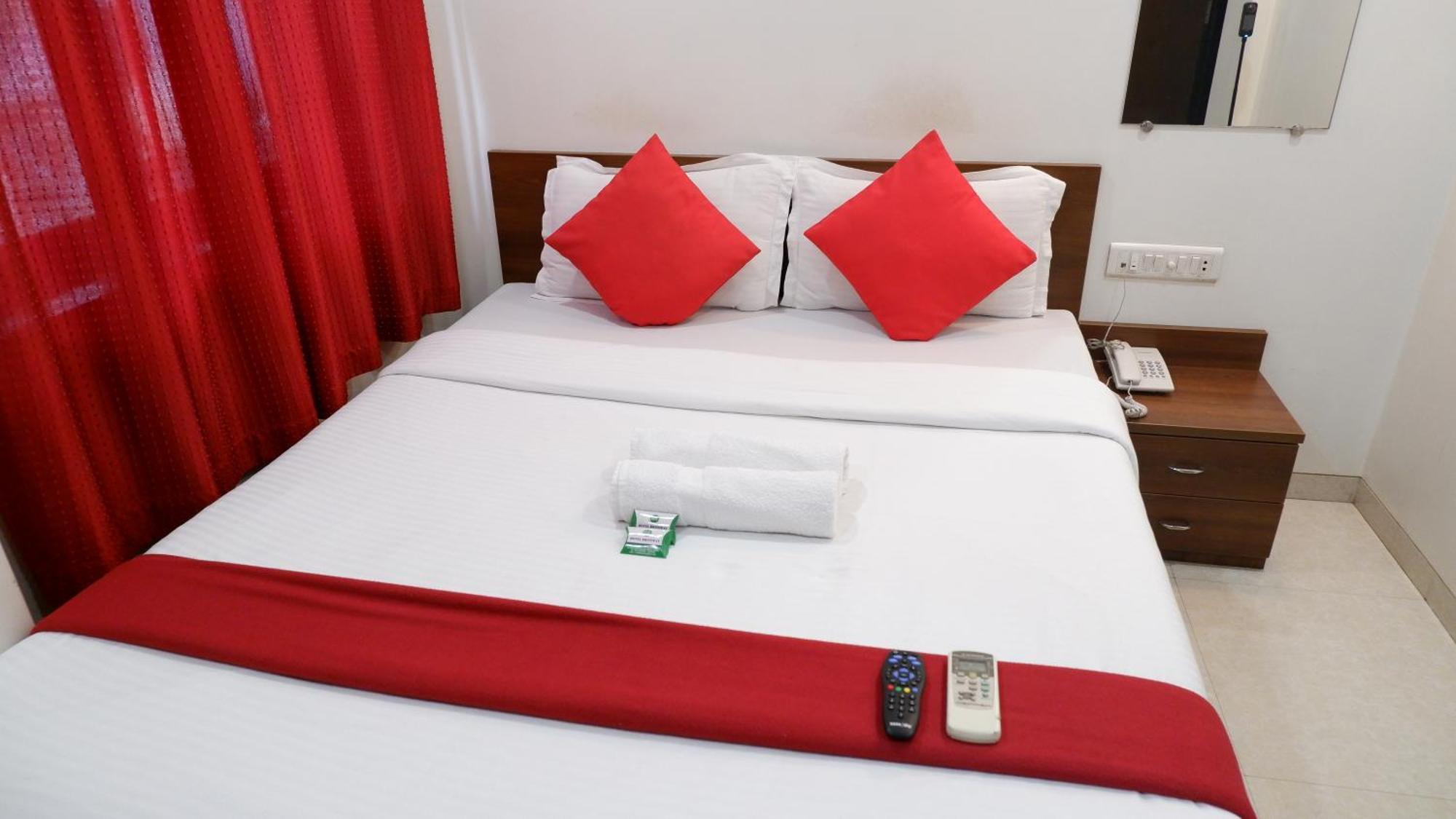 Hotel Briteway Mumbai  Buitenkant foto
